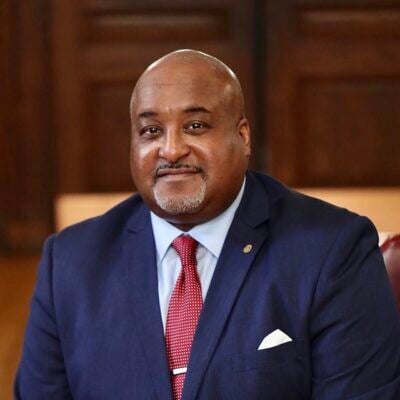 Rawle-Andrews--400x400